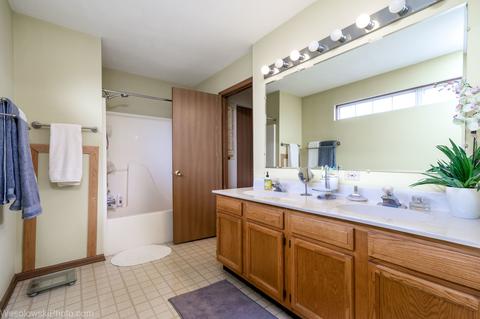 2130 W Adobe Dr, Addison, IL 60101 photo 10