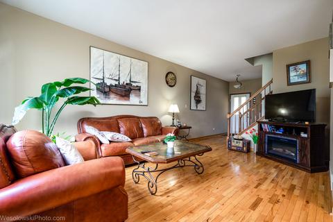 2130 W Adobe Dr, Addison, IL 60101 photo 3