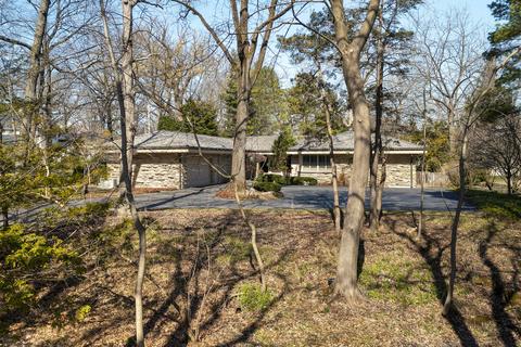 129 Beach Rd, Glencoe, IL 60022 photo 1