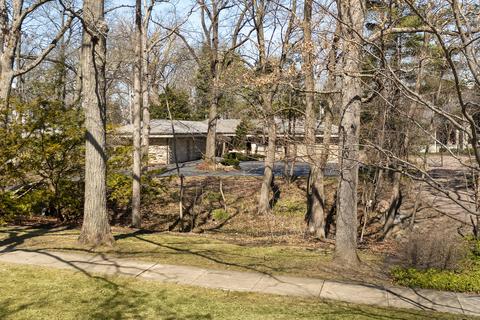 129 Beach Rd, Glencoe, IL 60022 photo 2