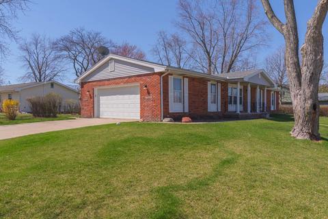 2703 E Washington St, Bloomington, IL 61704 photo 2