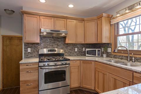 2703 E Washington St, Bloomington, IL 61704 photo 9