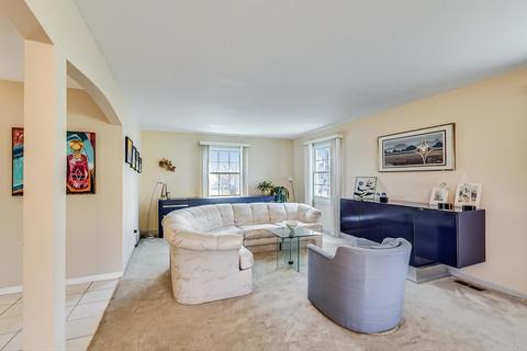1651 Silverpine Dr, Northbrook, IL 60062 photo 5