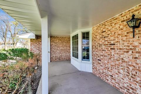 1651 Silverpine Dr, Northbrook, IL 60062 photo 3