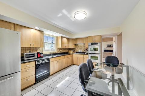 1651 Silverpine Dr, Northbrook, IL 60062 photo 10
