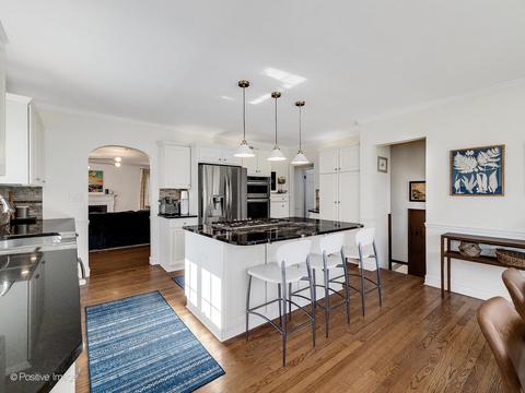 105 Forest Ave, Roselle, IL 60172 photo 6