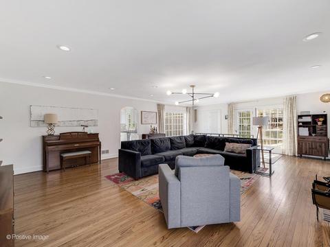 105 Forest Ave, Roselle, IL 60172 photo 10