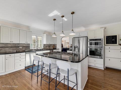 105 Forest Ave, Roselle, IL 60172 photo 5