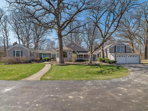 105 Forest Ave, Roselle, IL 60172 photo 2