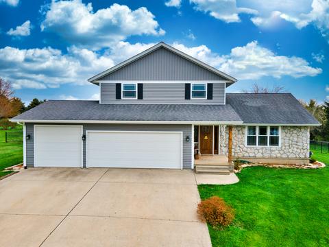 5305 Karen St, Danvers, IL 61732 photo 1