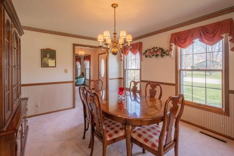 1502 Pheasant Run Rd, Harvard, IL 60033 photo 9
