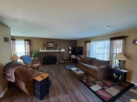 1454 S Demeter Dr, Freeport, IL 61032 photo 2