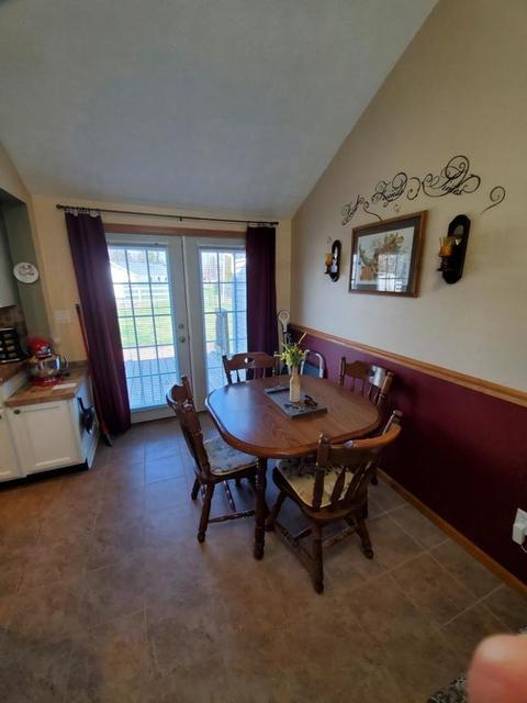 1454 S Demeter Dr, Freeport, IL 61032 photo 3