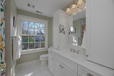 1011 N Main St, Wheaton, IL 60187 photo 24