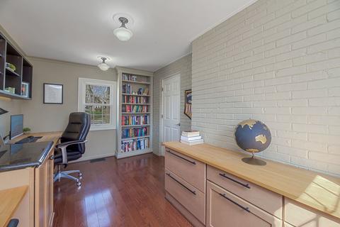 1011 N Main St, Wheaton, IL 60187 photo 11