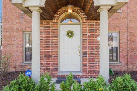 1011 N Main St, Wheaton, IL 60187 photo 3