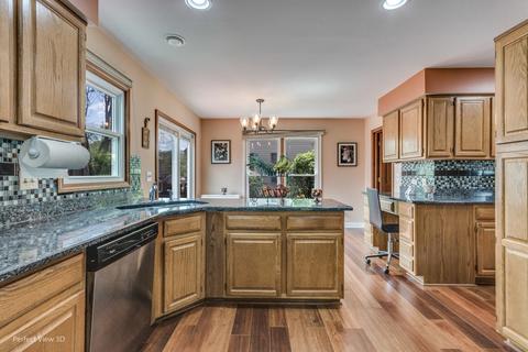 935 Harmon Blvd, Hoffman Estates, IL 60169 photo 10