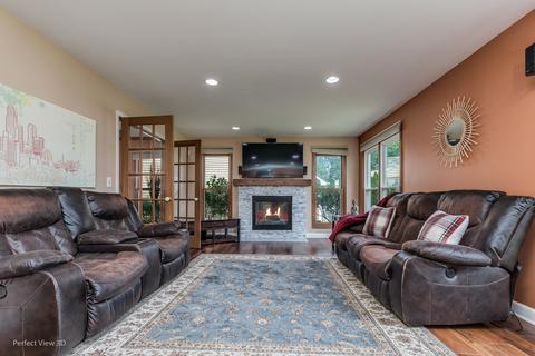 935 Harmon Blvd, Hoffman Estates, IL 60169 photo 5