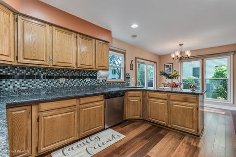 935 Harmon Blvd, Hoffman Estates, IL 60169 photo 8
