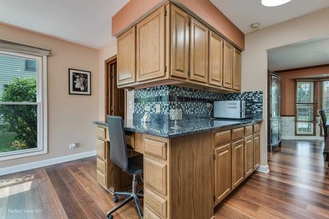 935 Harmon Blvd, Hoffman Estates, IL 60169 photo 12