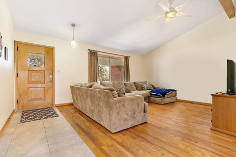1511 Flower St, Mchenry, IL 60050 photo 3