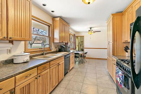 1511 Flower St, Mchenry, IL 60050 photo 6