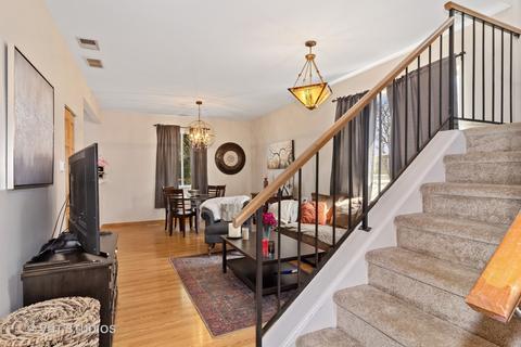 1111 Estes Ct, Naperville, IL 60540 photo 4