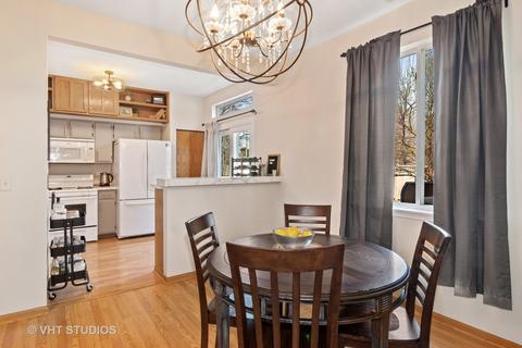 1111 Estes Ct, Naperville, IL 60540 photo 9