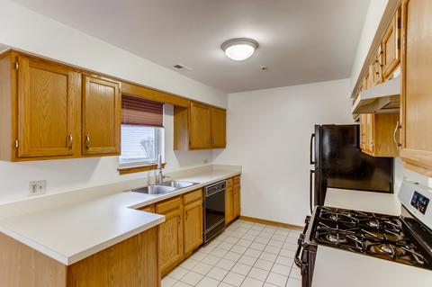332 Frontage Rd #1B, Willowbrook, IL 60527 photo 9