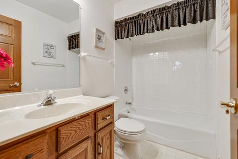 421 Fairway View Dr, Algonquin, IL 60102 photo 18