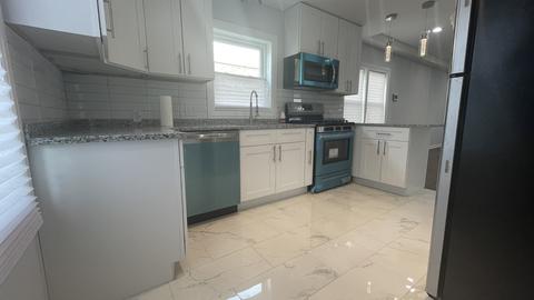 2046 E 83rd St, Chicago, IL 60617 photo 4