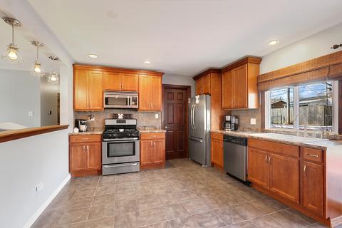 5172 Deerpath Rd, Oak Forest, IL 60452 photo 2
