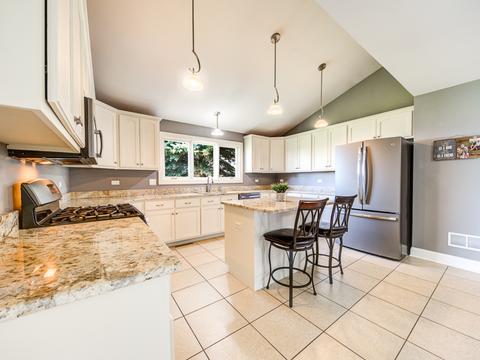 16111 W Red Cloud Dr, Lockport, IL 60441 photo 22