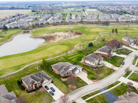 16111 W Red Cloud Dr, Lockport, IL 60441 photo 3