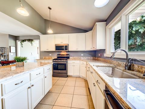 16111 W Red Cloud Dr, Lockport, IL 60441 photo 24