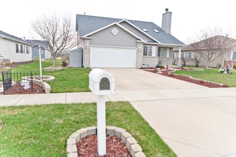 811 Blackhawk Dr, Braidwood, IL 60408 photo 4