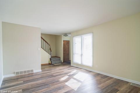 658 Lakeside Circle Dr, Wheeling, IL 60090 photo 3