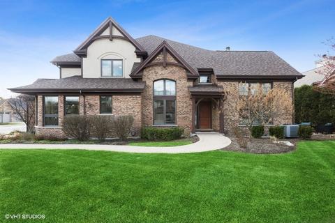 1051 Mackenzie Pl, Wheaton, IL 60187 photo 1