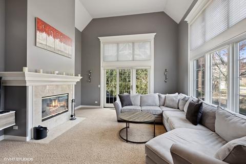 1051 Mackenzie Pl, Wheaton, IL 60187 photo 4