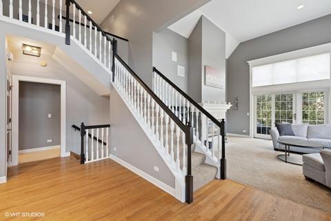 1051 Mackenzie Pl, Wheaton, IL 60187 photo 3