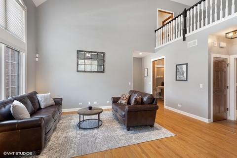1051 Mackenzie Pl, Wheaton, IL 60187 photo 6
