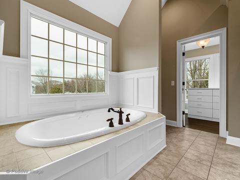 918 Parkway Dr, Wheaton, IL 60187 photo 16