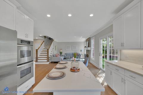 918 Parkway Dr, Wheaton, IL 60187 photo 5
