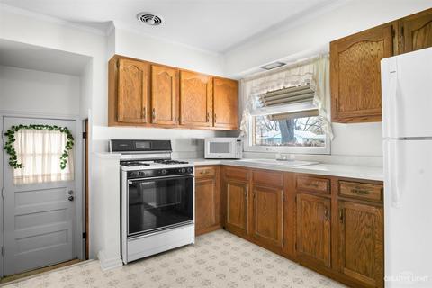 761 Ford Ave, Elgin, IL 60120 photo 9