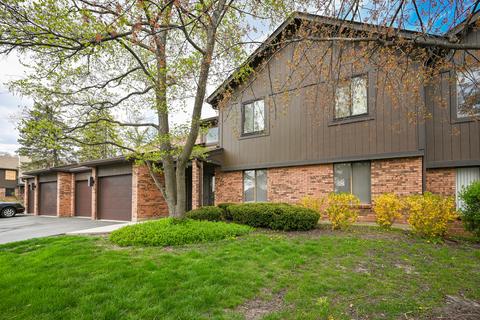 2 Creekside Cir #B, Elgin, IL 60123 photo 13