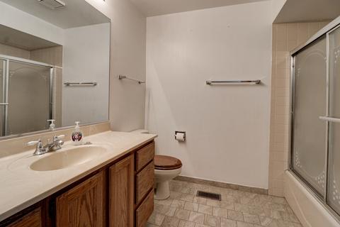 550 N 3rd Ave, Des Plaines, IL 60016 photo 20