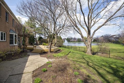 2312 Mohawk Ln, Glenview, IL 60026 photo 2