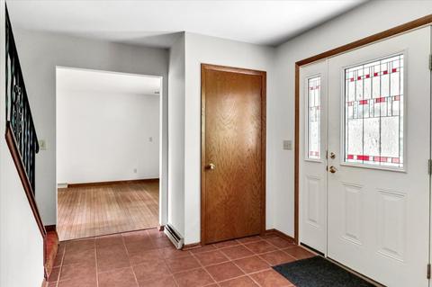 40 Maple Ct, Champaign, IL 61822 photo 2