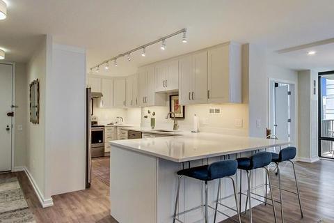 200 E Delaware Pl #15A, Chicago, IL 60611 photo 11