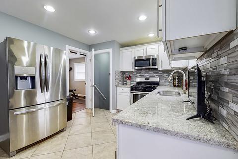 549 E 104th Pl, Chicago, IL 60628 photo 9